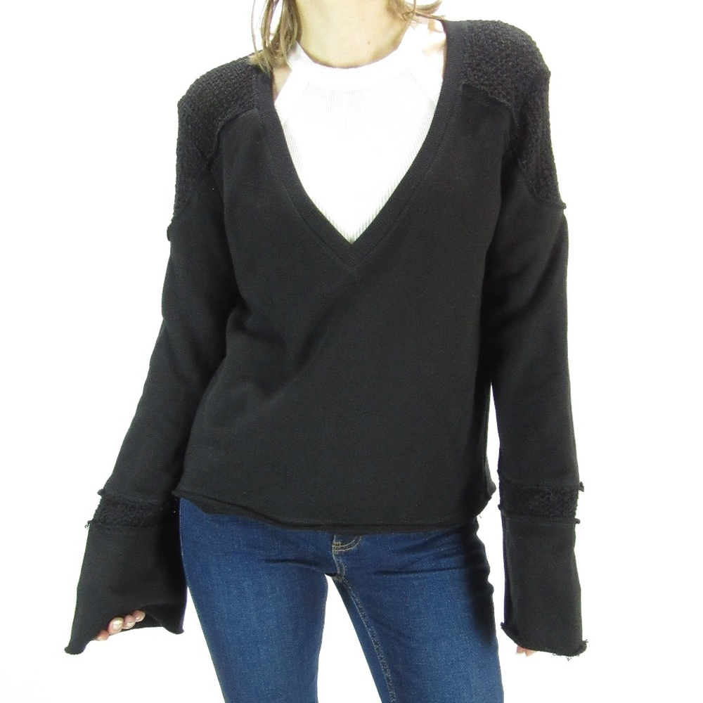 Feel The Piece Crochet V Neck Cropped Sweatshirt
